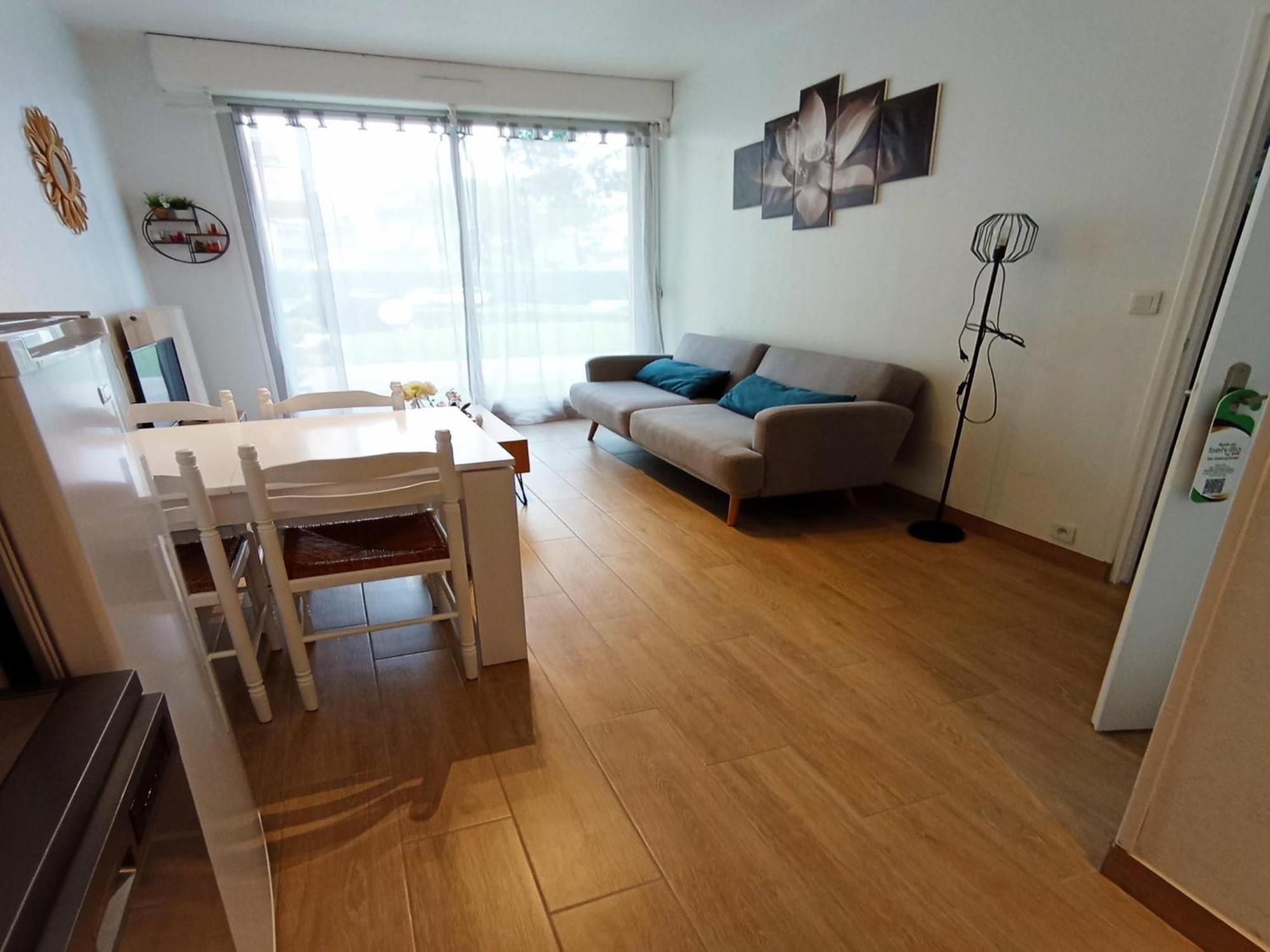 Simplistic Holiday Home In Grandcamp With Garden Экстерьер фото